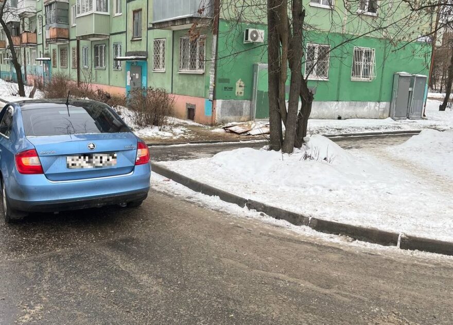 Пожилая женщина попала под колёса "Шкоды" в Твери