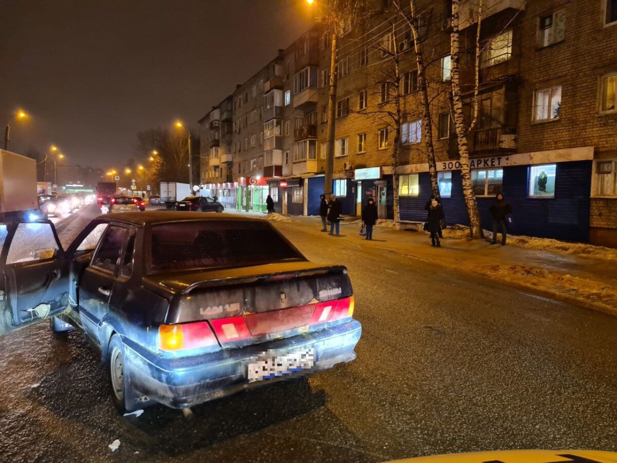 Водитель ВАЗа сбил женщину на зебре в Твери