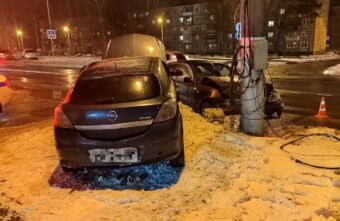 Два человека пострадали в столкновении "Опеля" и "Шевроле" в Твери