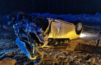 Мужчина скончался после столкновения легковушки и фуры в Тверской области Мужчина скончался после столкновения легковушки и фуры в Тверской области