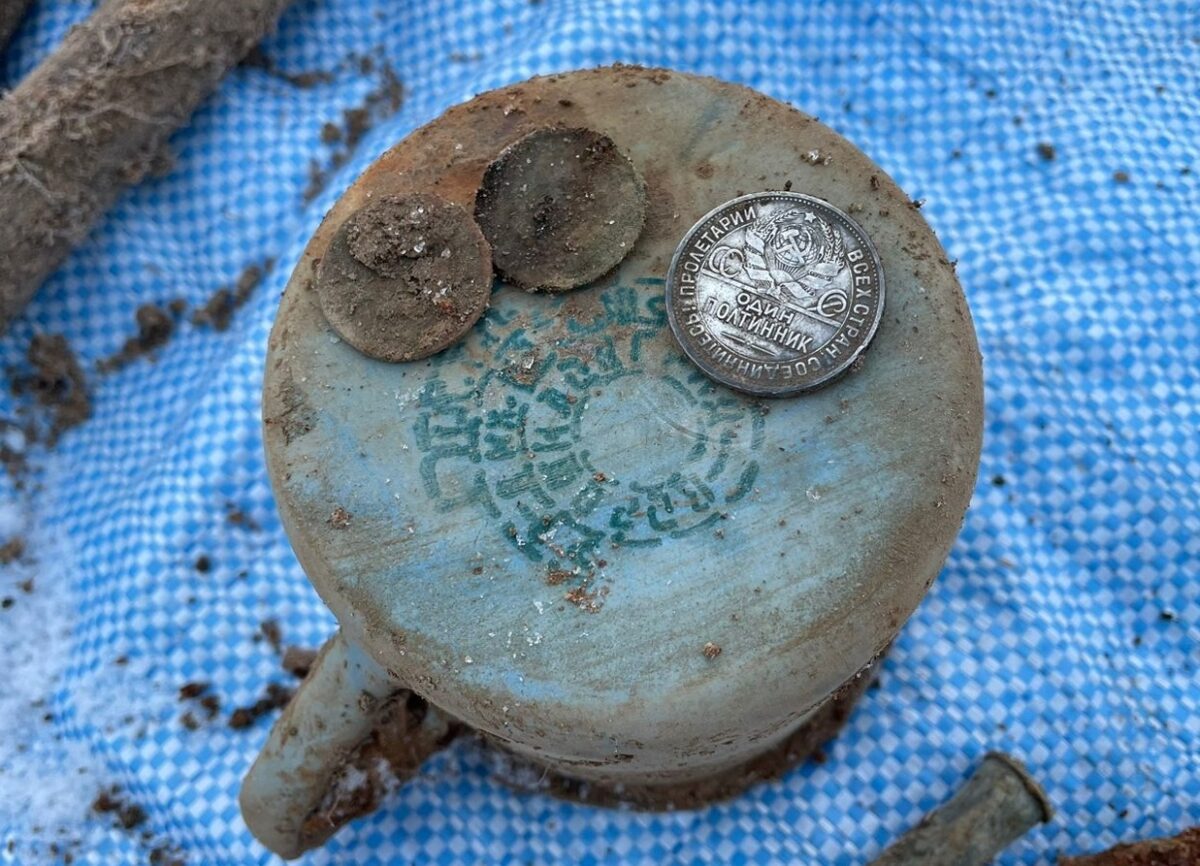 Под Ржевом в Тверской области поисковики нашли останки красноармейцев