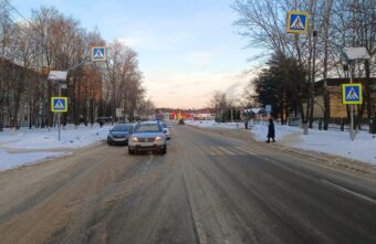 Водитель "Рено" сбил пешехода на зебре в Тверской области