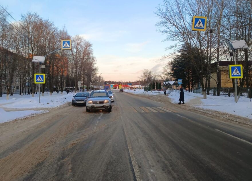 Водитель "Рено" сбил пешехода на зебре в Тверской области