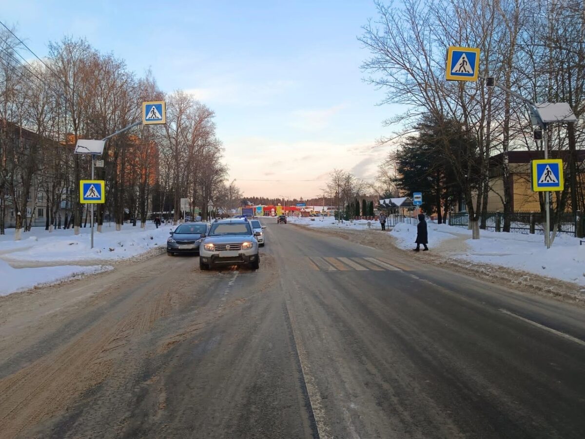 Водитель "Рено" сбил пешехода на зебре в Тверской области