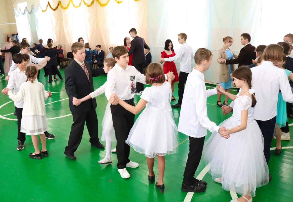 Рождественский бал прошёл в торопецкой гимназии