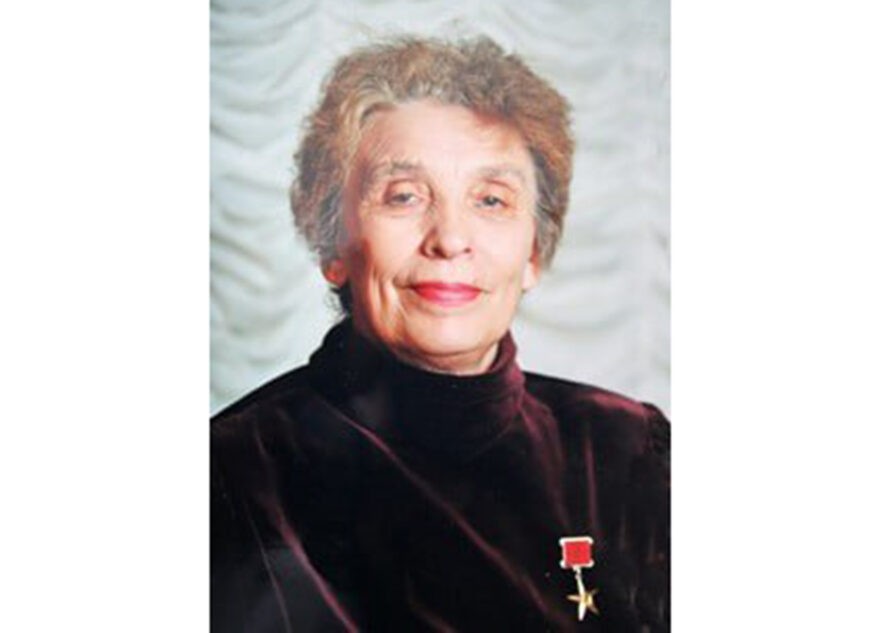 Губернатор поздравил с днем рождения Героя Социалистического Труда Александру Денисову