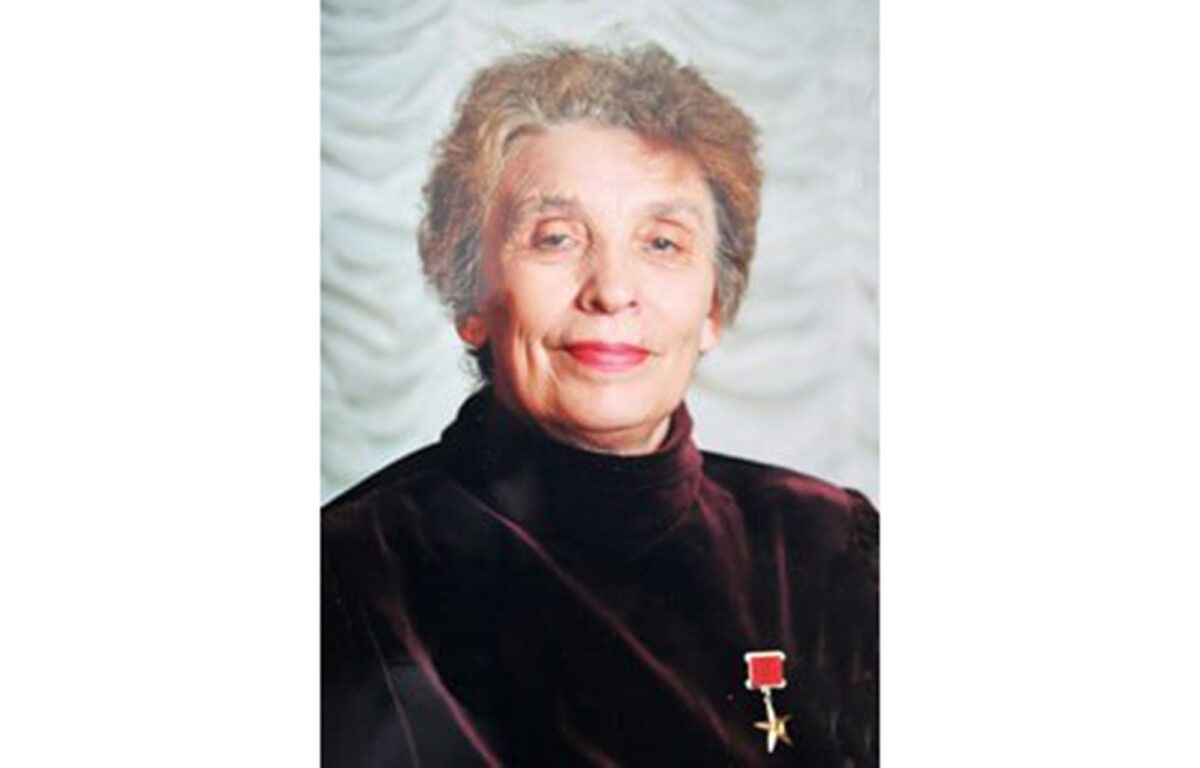 Губернатор поздравил с днем рождения Героя Социалистического Труда Александру Денисову