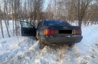 Водитель "Ауди" скончался после столкновения с "Ниссаном" в Тверской области