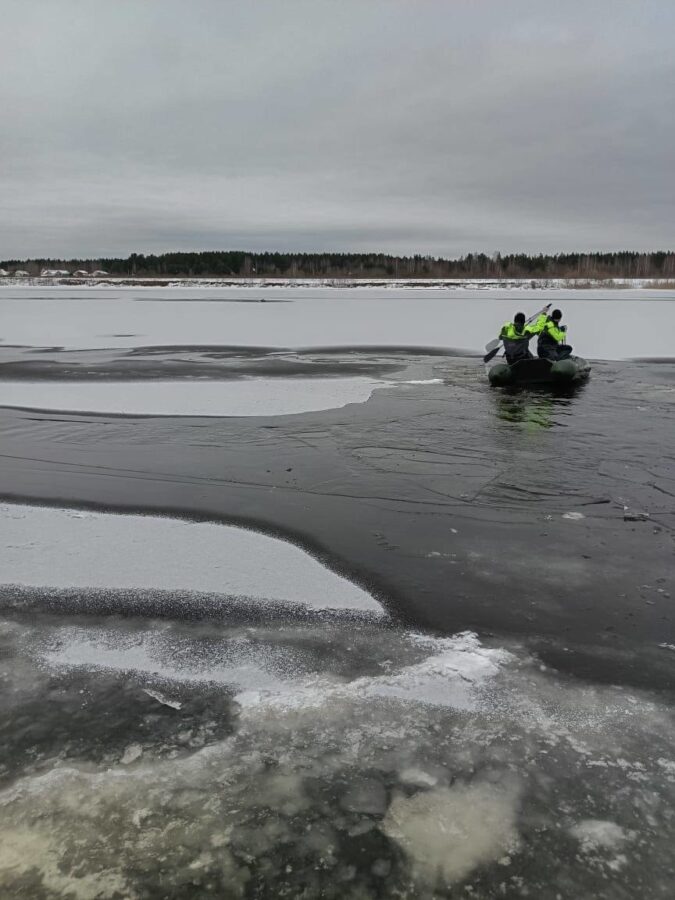 В Твери спасли провалившегося под лед на Волге человека