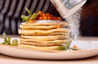 Эксперты рассказали, как избежать в Масленицу блинной передозировки