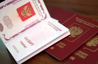 В России временно не оформляют загранпаспорта нового образца