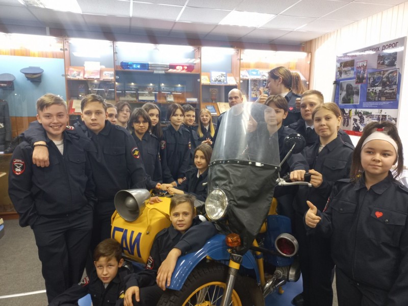 Тверские автоинспекторы провели День открытых дверей для кадетов