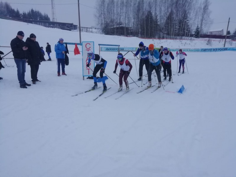Студенты Верхневолжья вместе с полицейскими приняли участие в лыжной гонке