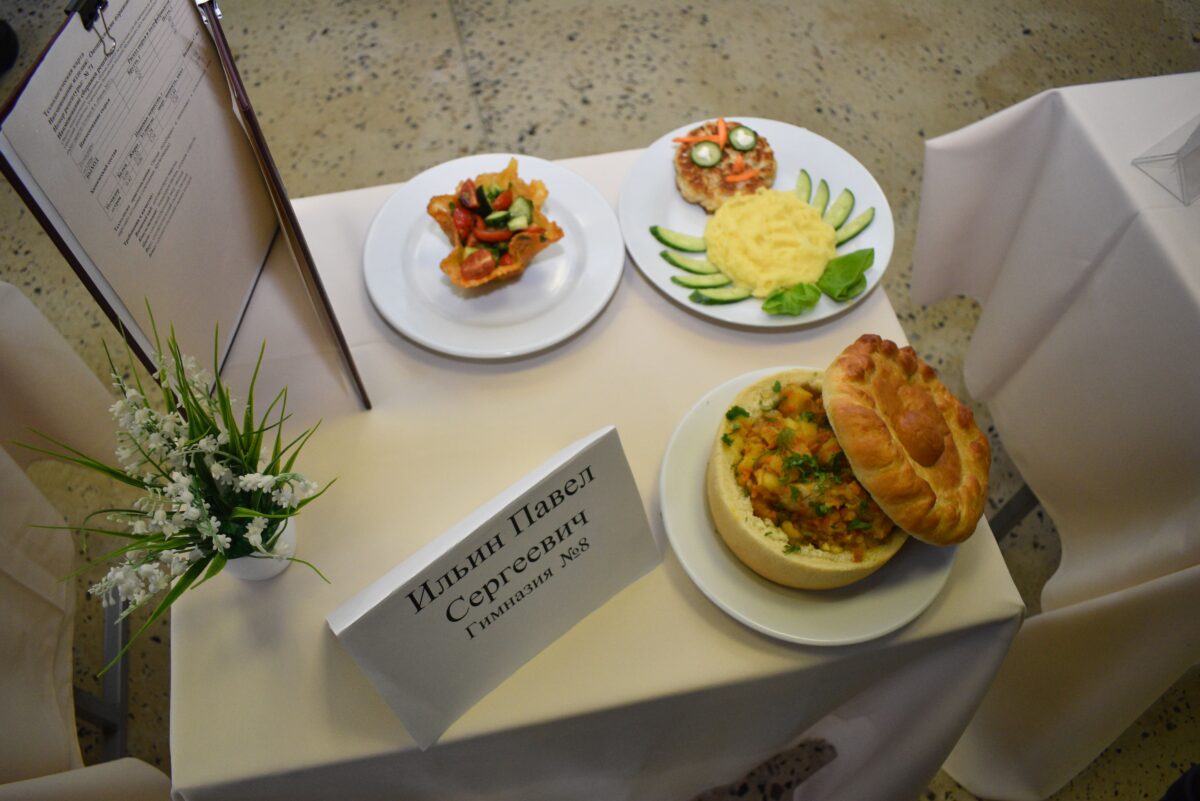 В Твери назвали победителей конкурса «Лучший повар школьной столовой – 2023»