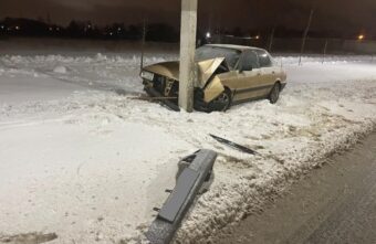 Был пьян: появились подробности ДТП с "Ауди", протаранившей столб в Твери