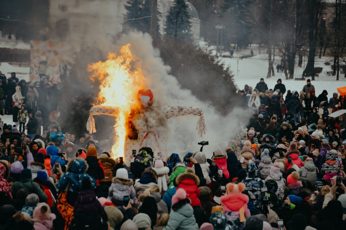 В Городском саду Твери отметили Масленицу