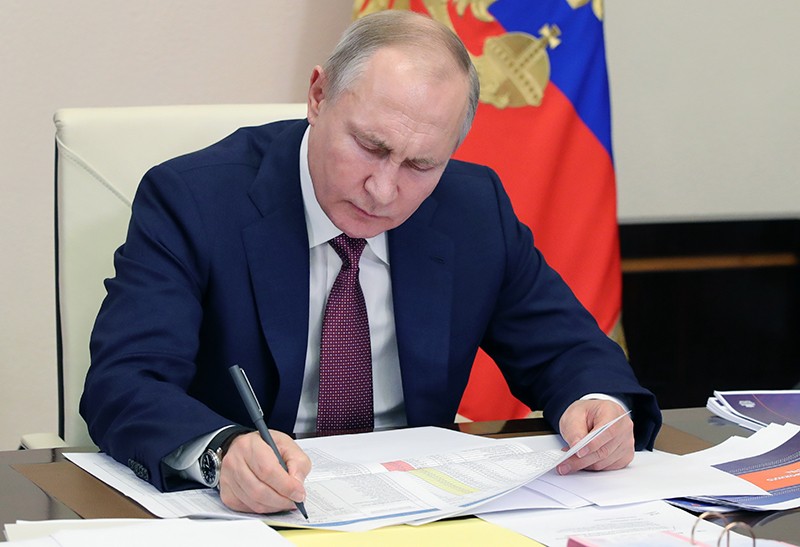 Президент подписал закон о сборе ДНК у осуждённых и подозреваемых