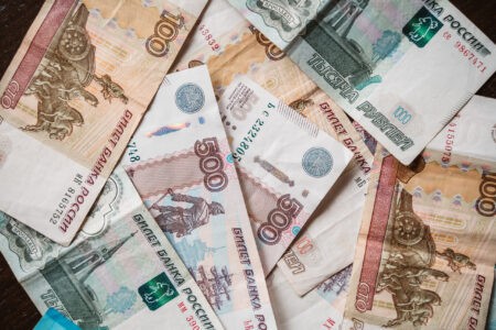 Житель Тверской области инвестировал в мошенников больше полумиллиона рублей Житель Тверской области инвестировал в мошенников больше полумиллиона рублей