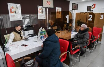 В посёлке Сонково губернатор Игорь Руденя ознакомился с работой филиала МФЦ