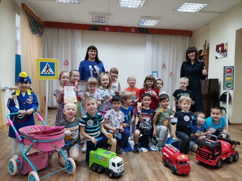 Тверские автоинспекторы организовали викторину для воспитанников детского сада