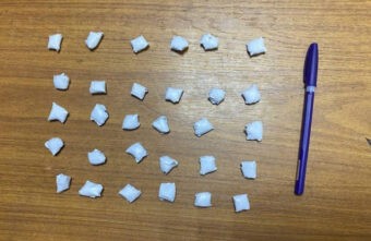 Двух молодых людей, подозреваемых в распространении наркотиков, задержали в Тверской области