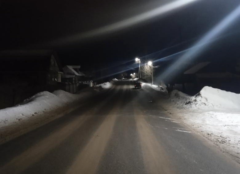 Переходящий дорогу пешеход попал под колёса ВАЗа в Тверской области