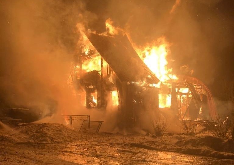 В деревне в Тверской области сгорел дотла жилой дом