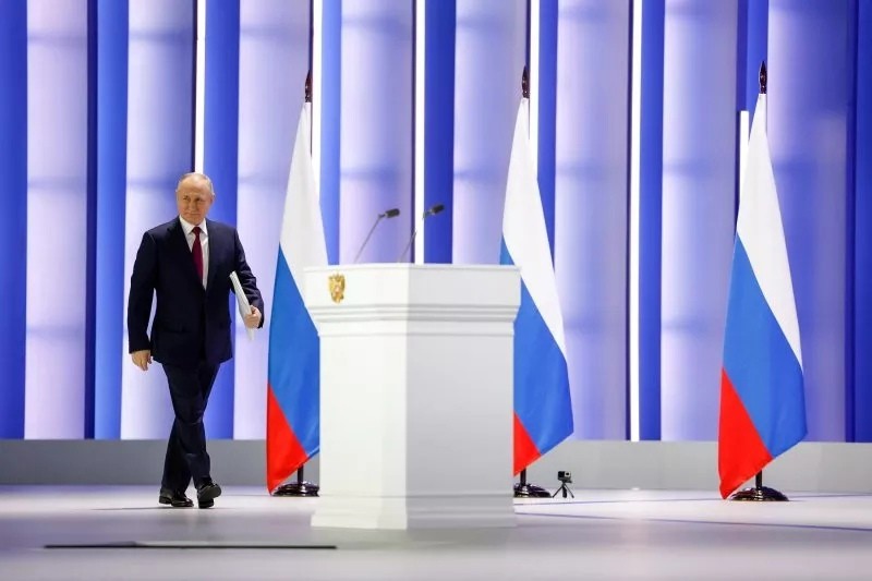 Владимир Путин предложил увеличить МРОТ в 2024 году