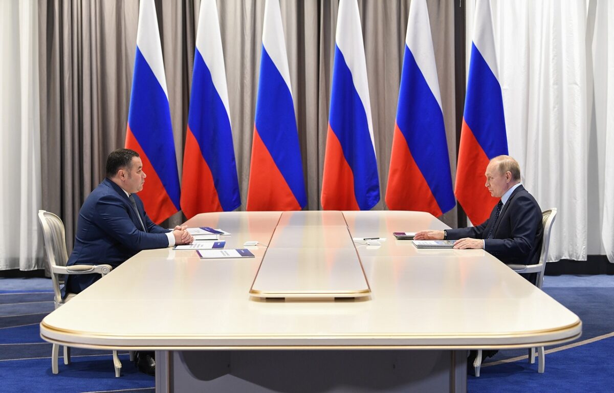 Не только в галстуке: топ лучших фото Игоря Рудени