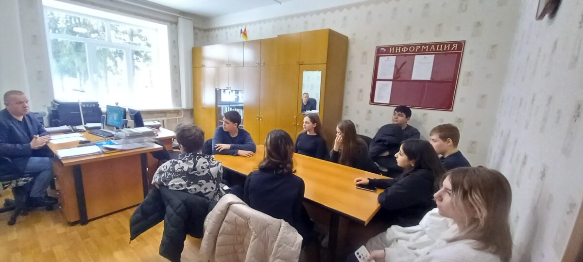 Лихославльские школьники узнали о том, кто такие наблюдатели