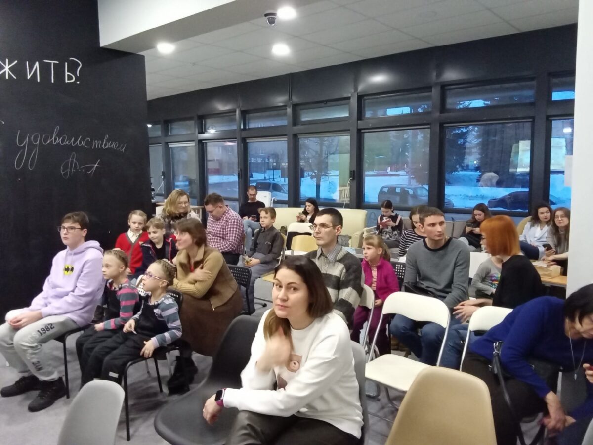 В Твери рассказали о динозаврах и их странных соседях