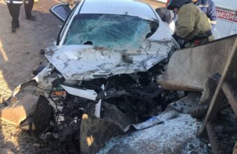 Водитель легковушки погиб из-за неудачного манёвра фуры в Тверской области