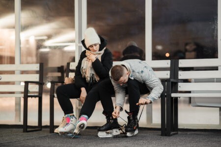 Тверитянам предлагают успеть покататься на коньках