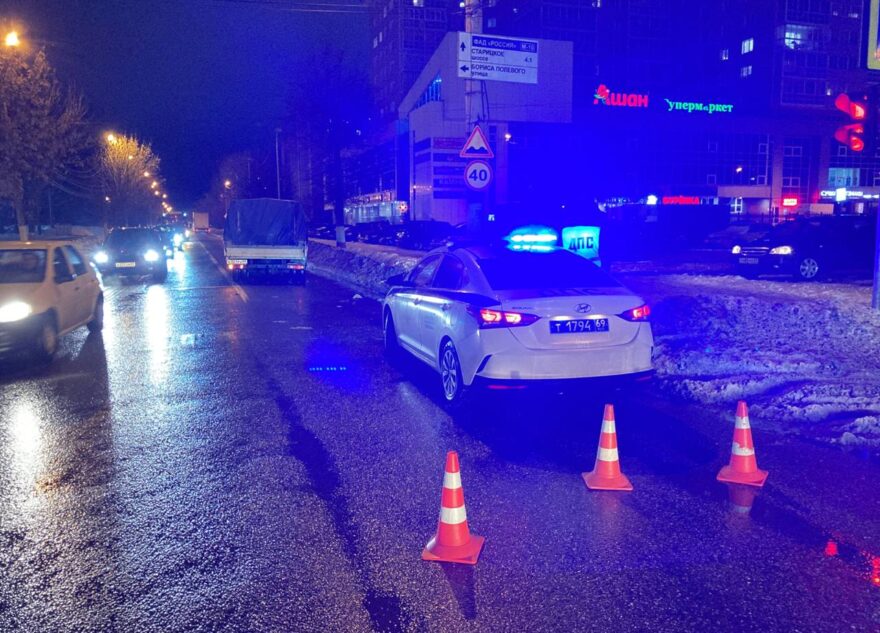 На пешеходном переходе в Твери «Газель» сбила девушку