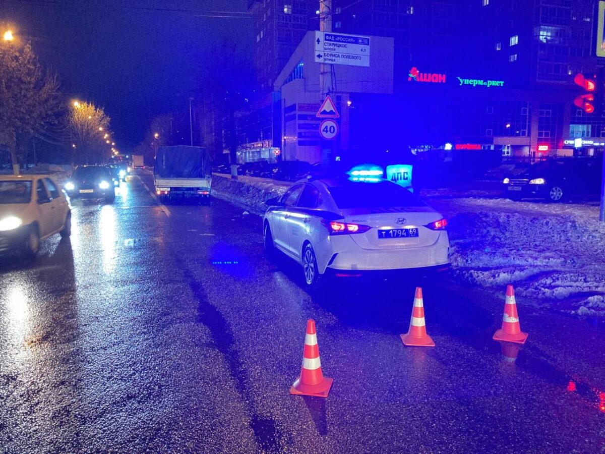 На пешеходном переходе в Твери «Газель» сбила девушку