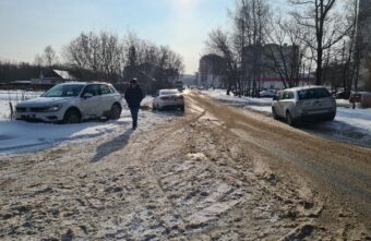 Не уступивший дорогу водитель спровоцировал тройное ДТП с пострадавшей в Твери