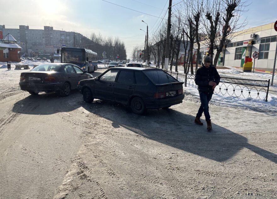 Пожилая женщина попала под колёса ВАЗа в Твери