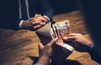 В Твери предстанет перед судом бывший директор ЧОПа, подкупивший своих коллег В Твери предстанет перед судом бывший директор ЧОПа, подкупивший своих коллег