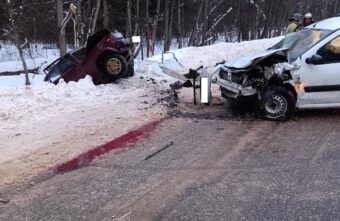 Водитель ВАЗа скончался после столкновения с "Ларгусом" в Тверской области Водитель ВАЗа скончался после столкновения с "Ларгусом" в Тверской области
