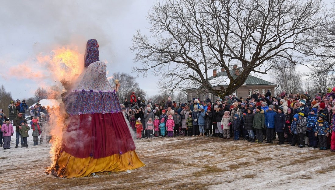 В Тверской области зиму провожают играми, стрельбой и блинами