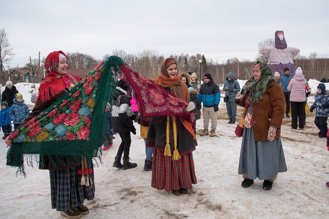 В Тверской области зиму провожают играми, стрельбой и блинами