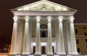 В Тверском академическом театре драмы заменят кресла в зрительном зале