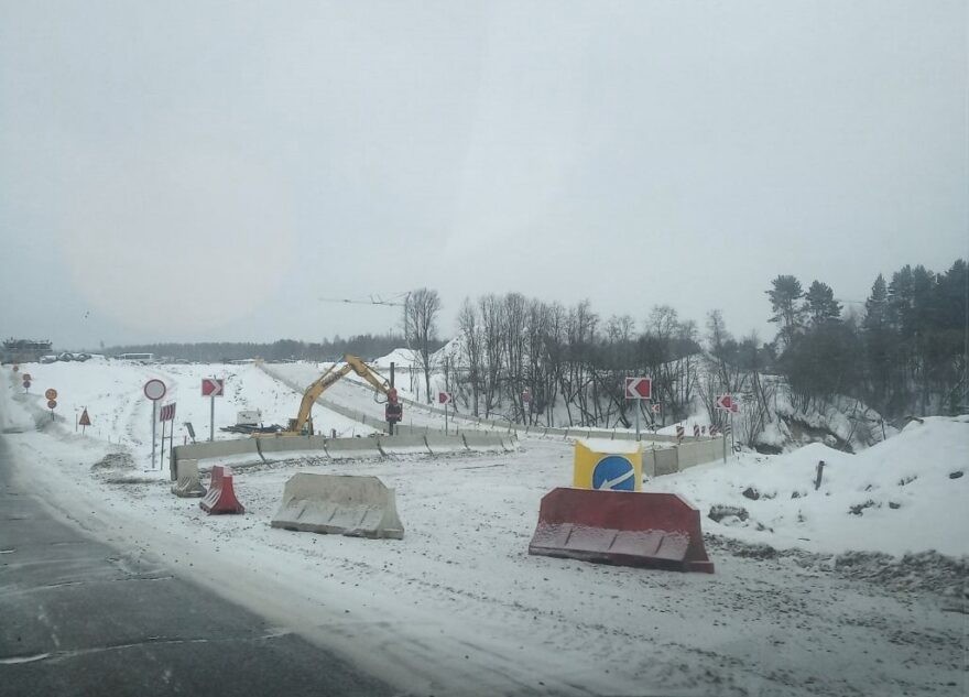 Под Тверью перекрывают региональную дорогу от Долматова до деревни Новенькое Под Тверью перекрывают региональную дорогу от Долматова до деревни Новенькое