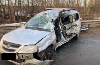 Три человека пострадали в аварии с участием "Ларгуса" и большегруза в Твери Три человека пострадали в аварии с участием "Ларгуса" и большегруза в Твери