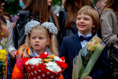 Жители Тверской области могут записать детей в первый класс через Госуслуги