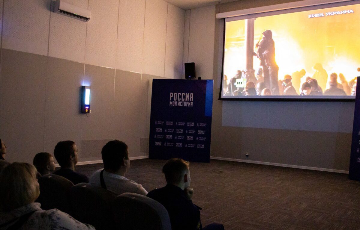 В Твери открылась выставка, посвященная героям специальной военной операции