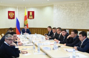 Глава региона провёл совещание по строительству новой школы в Твери Глава региона провёл совещание по строительству новой школы в Твери