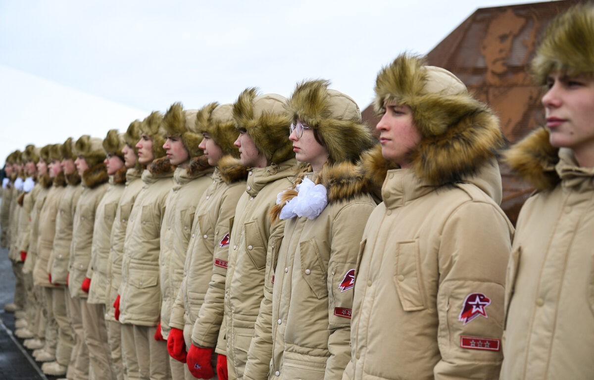 Губернатор Игорь Руденя возложил цветы к Ржевскому мемориалу Советскому солдату