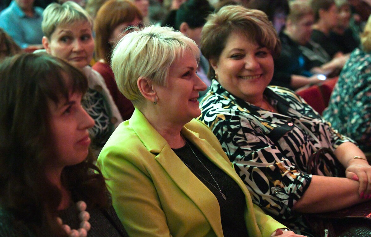 Губернатор Игорь Руденя вручил награды лучшим женщинам Тверской области