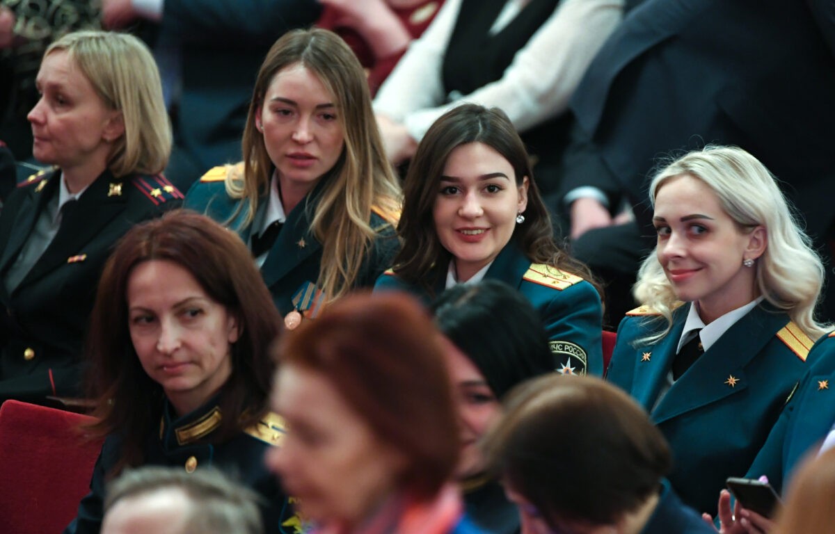 Губернатор Игорь Руденя вручил награды лучшим женщинам Тверской области